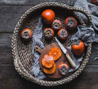 آشنایی با خواص و مضرات خرمالو